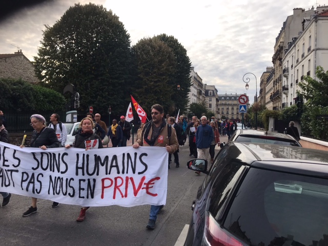 You are currently viewing Mobilisation réussie lors de la manifestation du mardi 17 octobre pour la défense des Hôpitaux de Saint-Maurice.